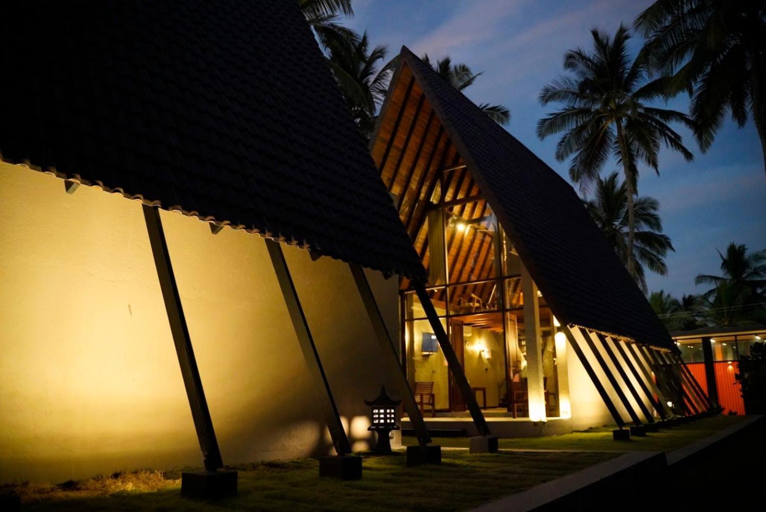 Soluna Beach Resort Marawila Esterno foto