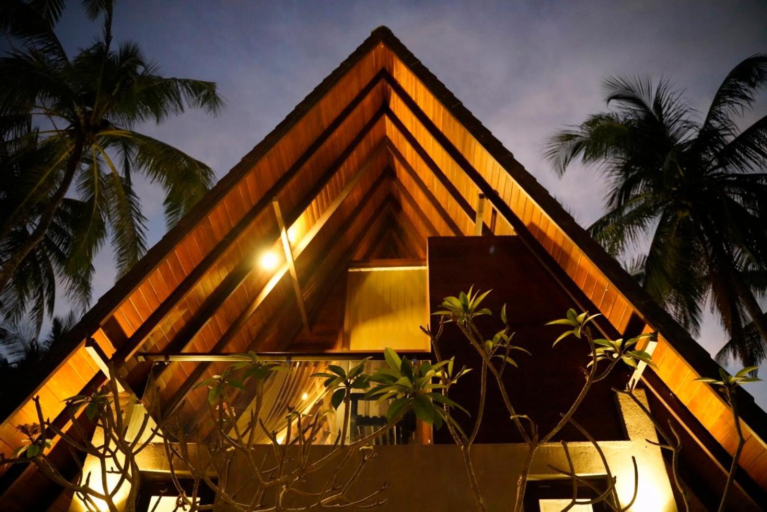 Soluna Beach Resort Marawila Esterno foto